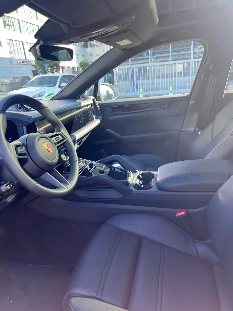 Porsche Cayenne Coupe GTS,artik/3 display,22