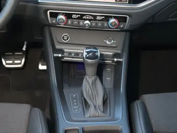 Q3 S line 35 TFSI S tronic *SONOS*NAV*