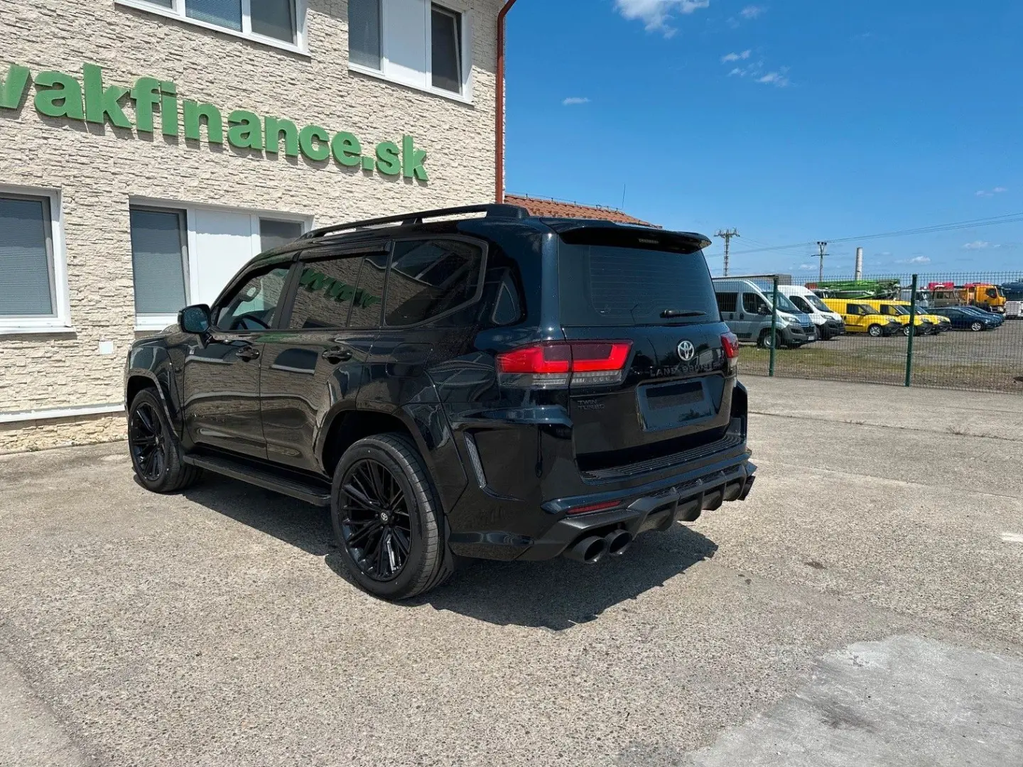 LAND CRUISER 300 4x4, COMBI VIN 466