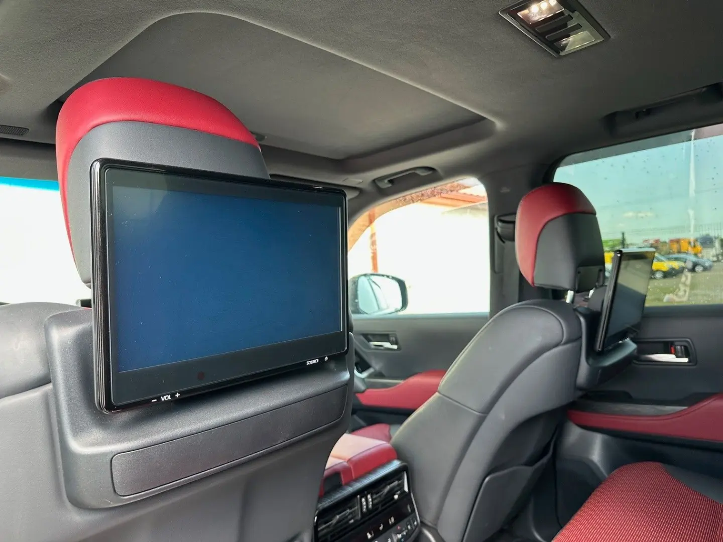 LAND CRUISER 300 4x4, COMBI VIN 466