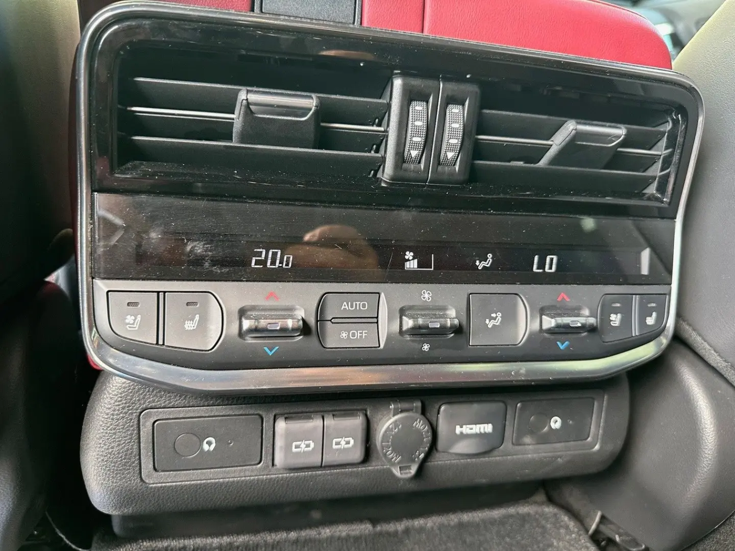 LAND CRUISER 300 4x4, COMBI VIN 466