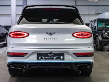 Bentayga 4.0 V8 S / Naim / All Terrain Spec.