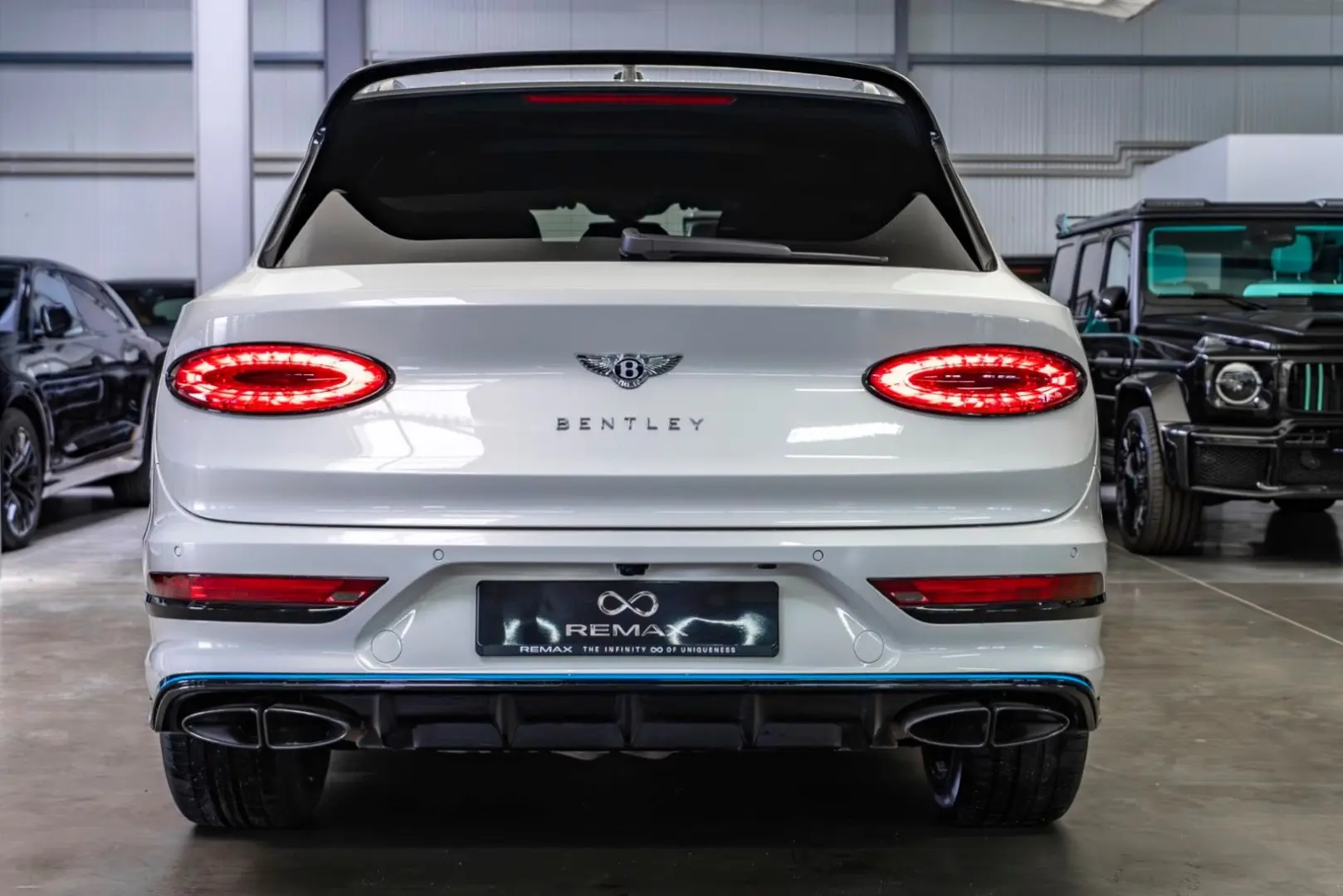 Bentayga 4.0 V8 S / Naim / All Terrain Spec.