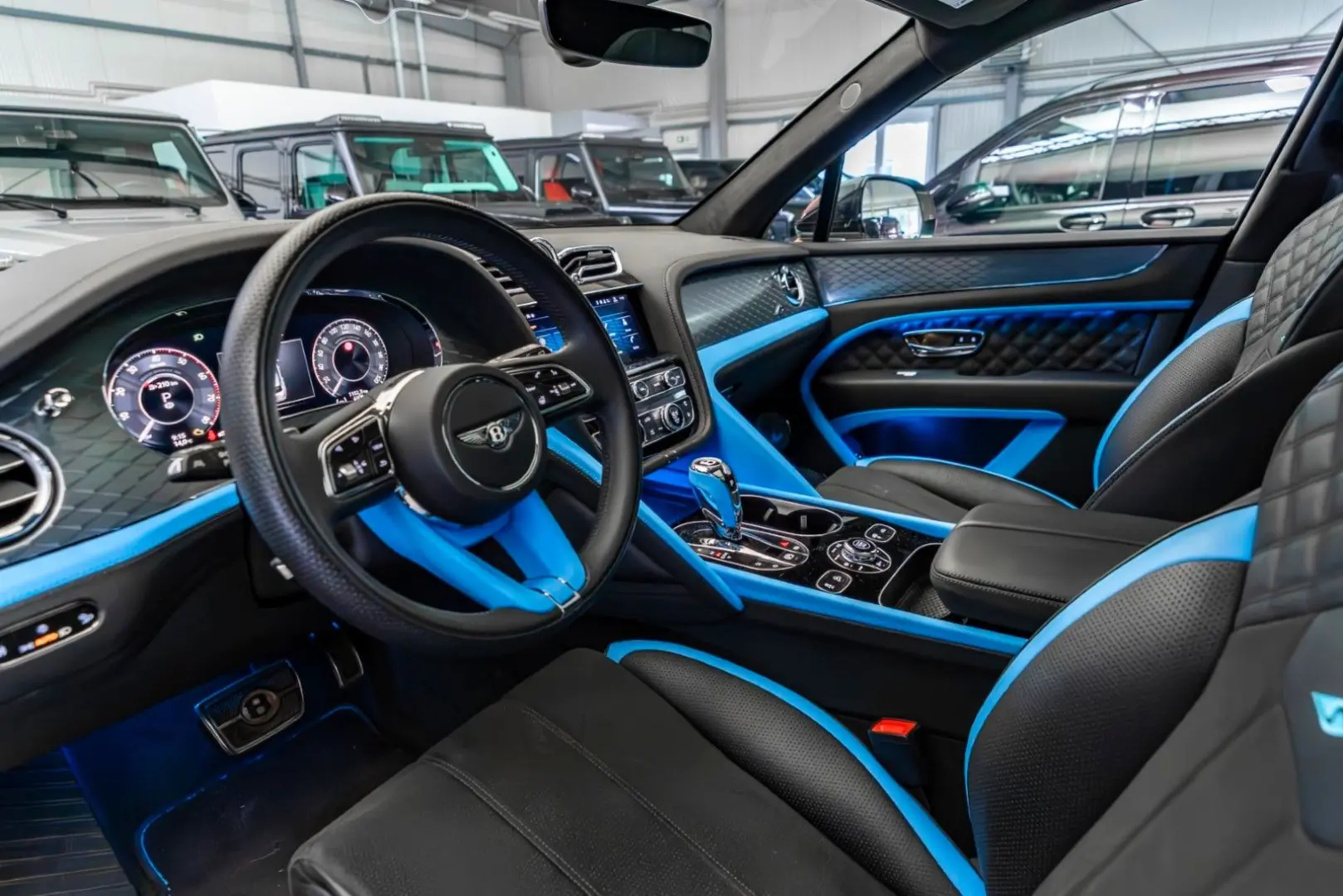 Bentayga 4.0 V8 S / Naim / All Terrain Spec.