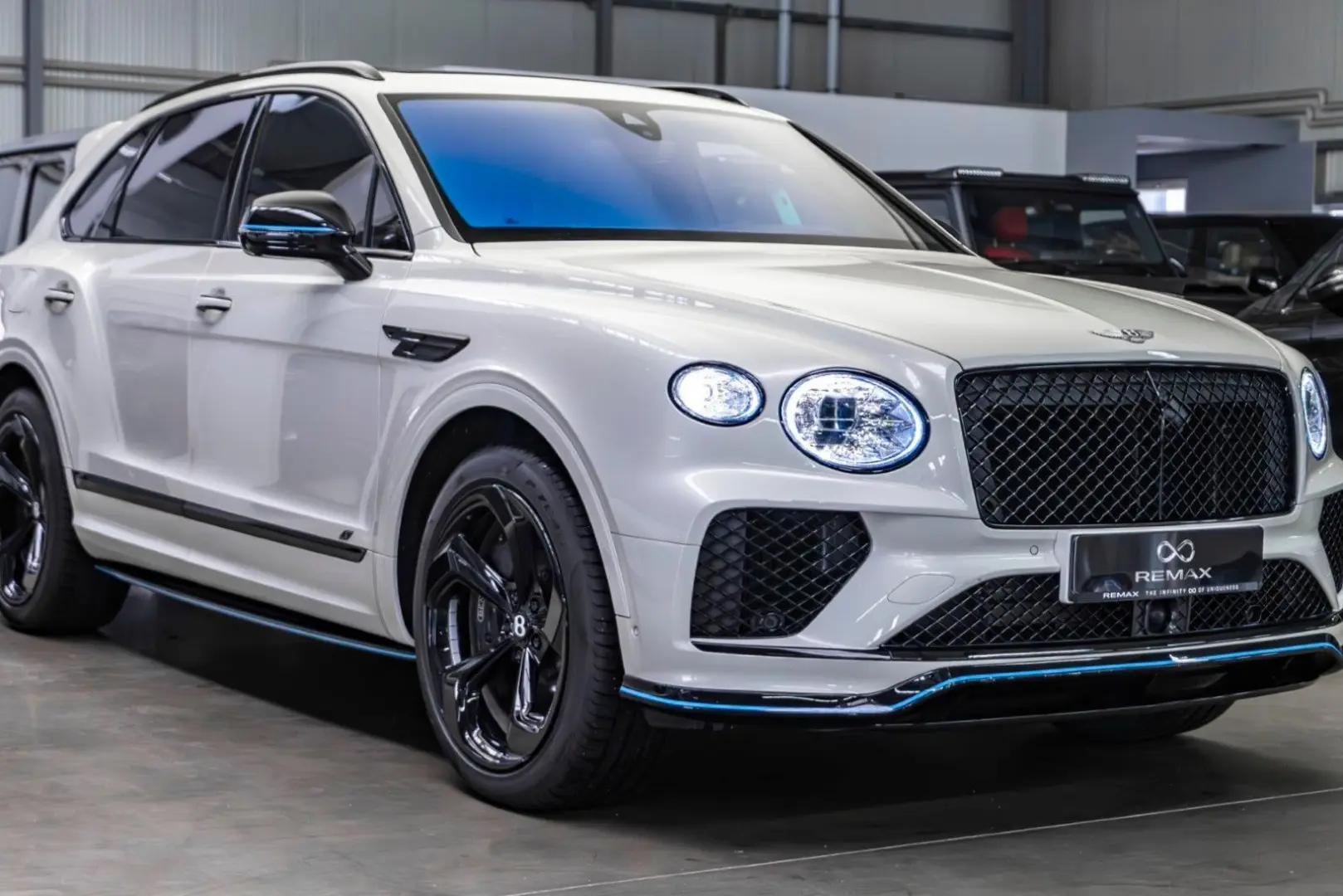 Bentayga 4.0 V8 S / Naim / All Terrain Spec.
