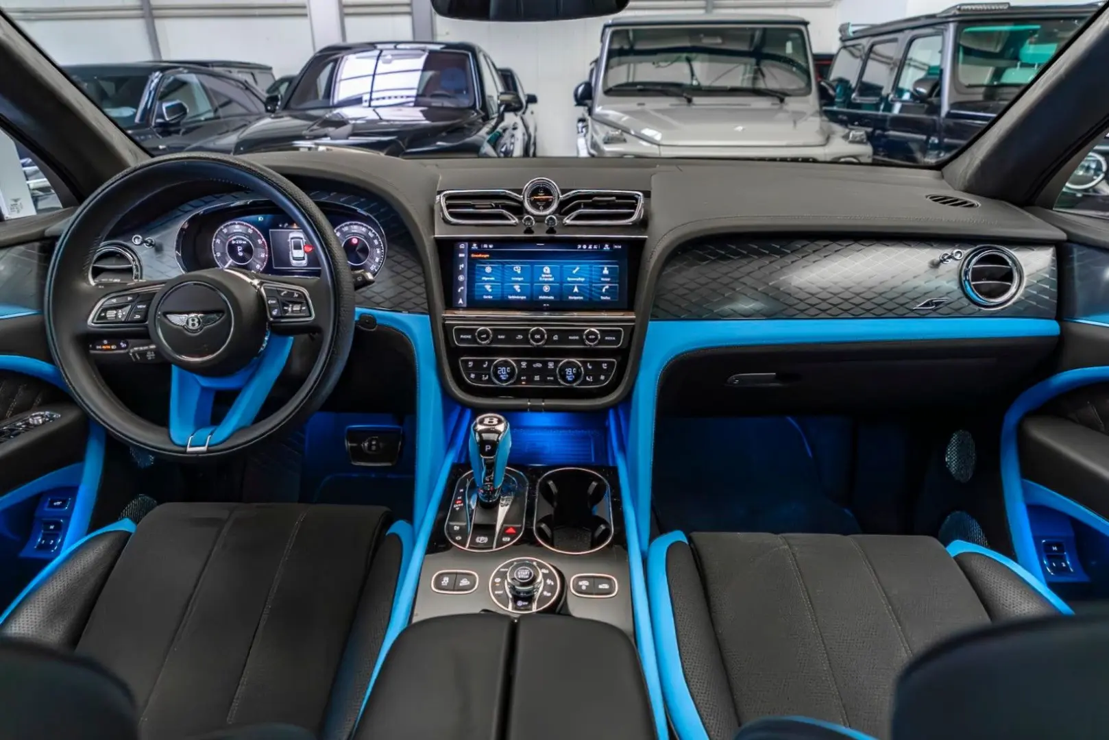 Bentayga 4.0 V8 S / Naim / All Terrain Spec.