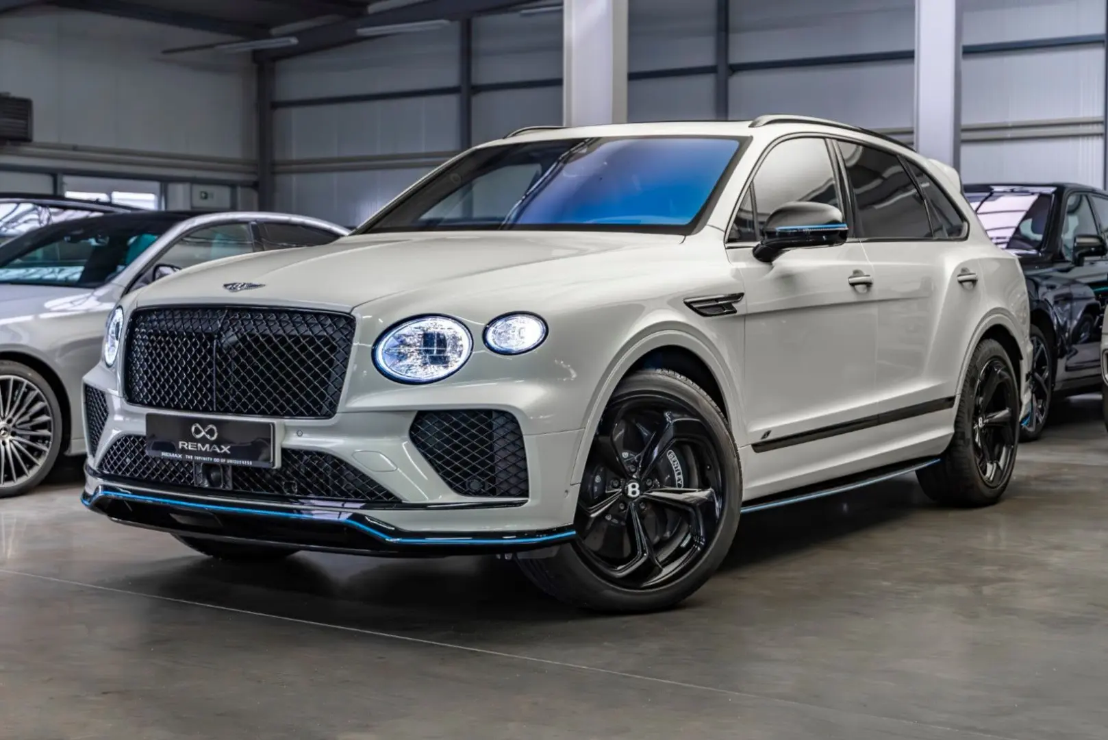 Bentayga 4.0 V8 S / Naim / All Terrain Spec.