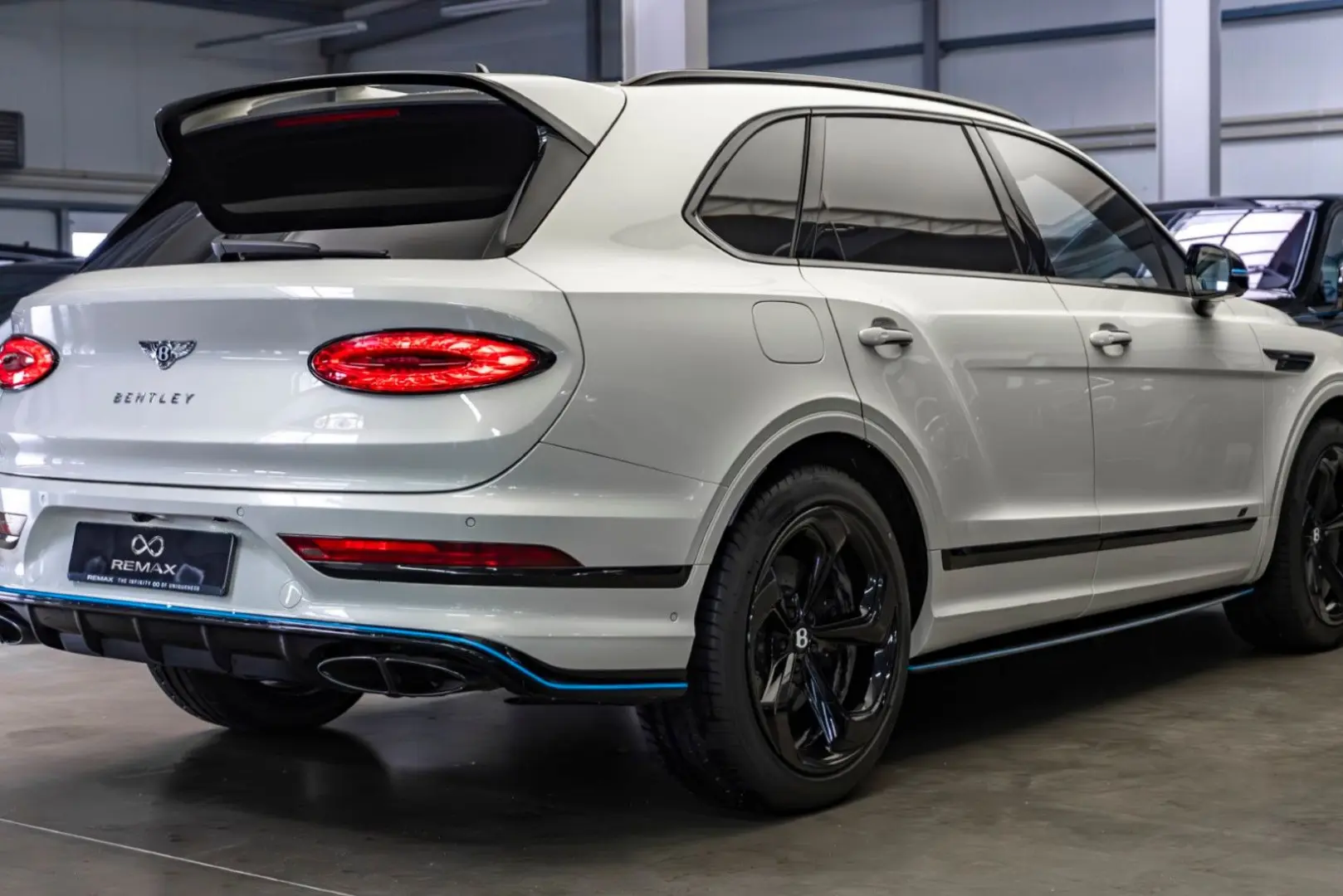 Bentayga 4.0 V8 S / Naim / All Terrain Spec.