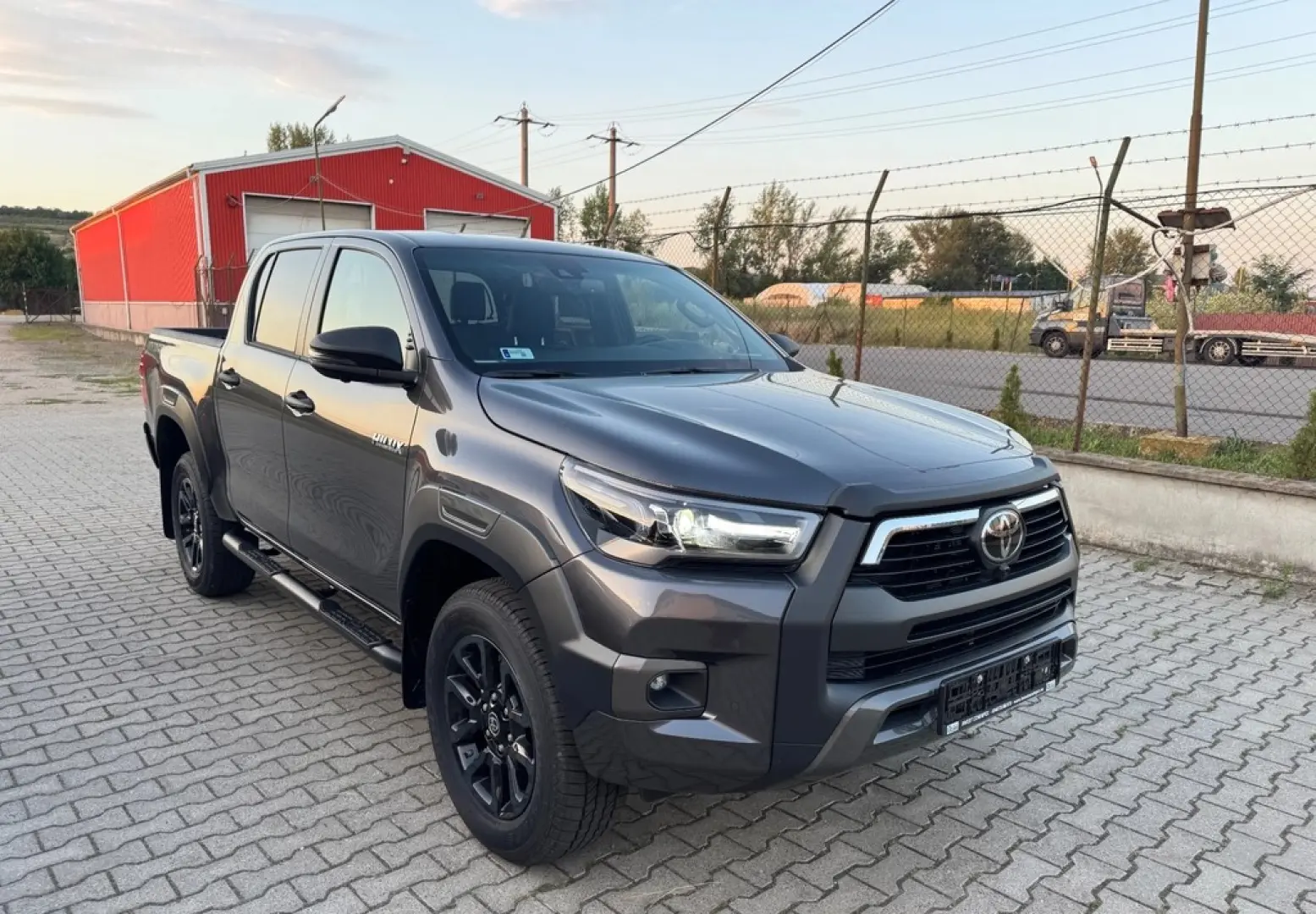 Toyota TOYOTA HILUX 2.8 D-4D 4x4 Invincible MHEV (Automată)