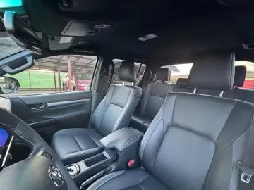 Toyota TOYOTA HILUX 2.8 D-4D 4x4 Invincible MHEV (Automată)