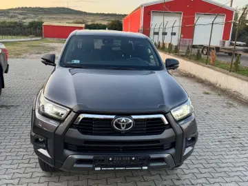 Toyota TOYOTA HILUX 2.8 D-4D 4x4 Invincible MHEV (Automată)
