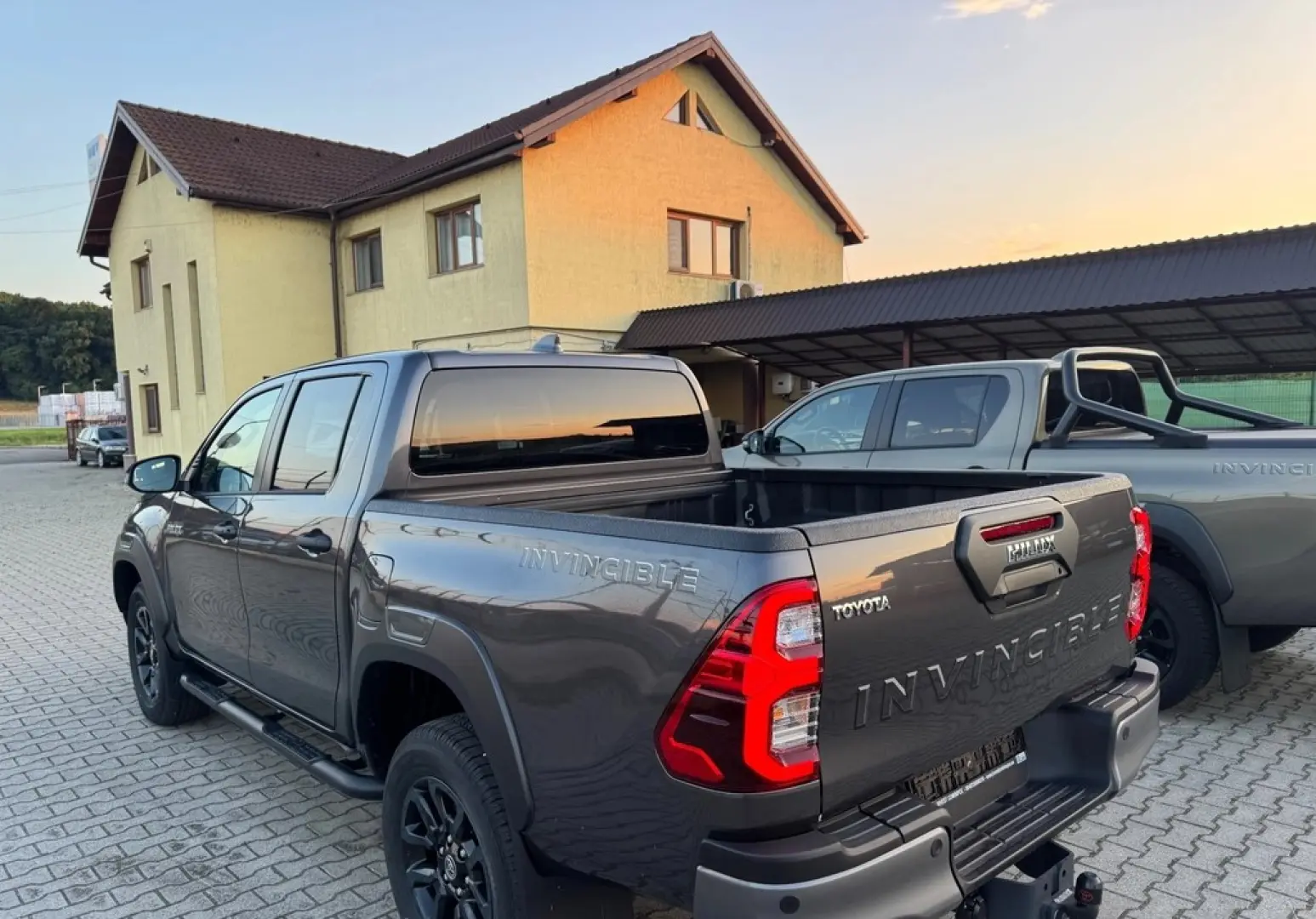 Toyota TOYOTA HILUX 2.8 D-4D 4x4 Invincible MHEV (Automată)