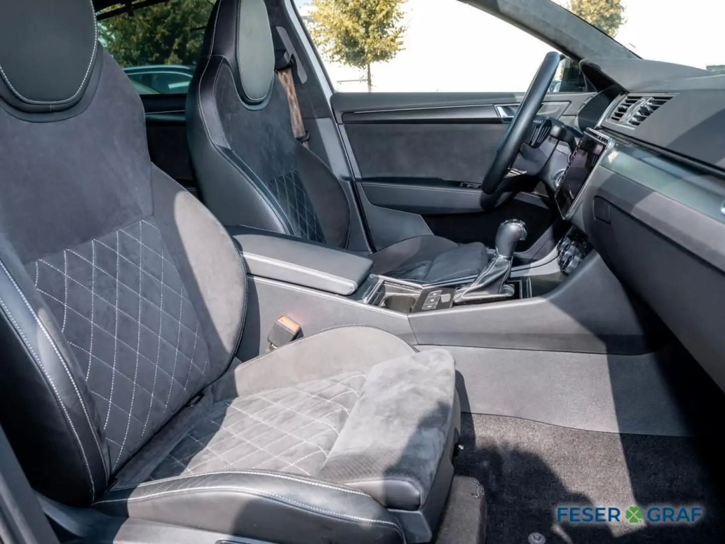 Superb Sportline 2.0TSI 4x4 DSG 360°/NAV/TOT/LED