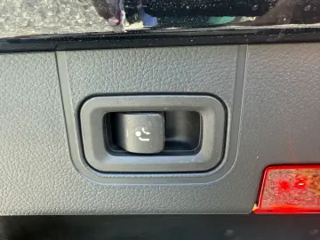 CLA 200 d CLA -Klasse*BUSINES*AHK*NAVI*TEIL-LEDE