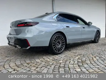 i7 xDr. 60 *M SPORT*THEATRE*LOUNGE SEAT*AUT DOOR