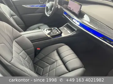 i7 xDr. 60 *M SPORT*THEATRE*LOUNGE SEAT*AUT DOOR