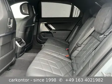 i7 xDr. 60 *M SPORT*THEATRE*LOUNGE SEAT*AUT DOOR