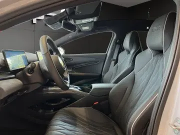 Seal Excellence AWD Panorama-Glasdach 360°Kamera