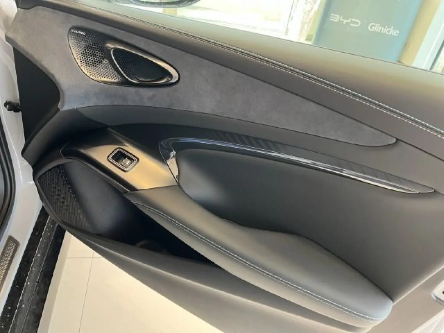 Seal Excellence AWD Panorama-Glasdach 360°Kamera