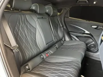 Seal Excellence AWD Panorama-Glasdach 360°Kamera