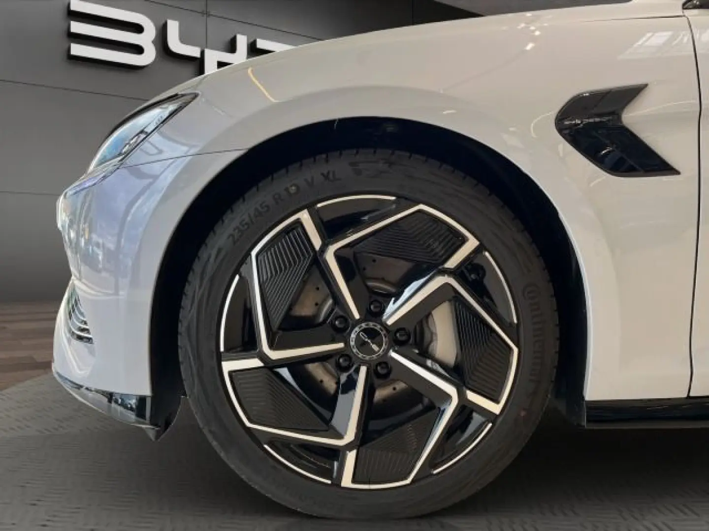 Seal Excellence AWD Panorama-Glasdach 360°Kamera