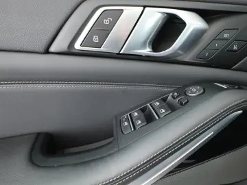 X5 xDrive 30d xLine *Pano*Sitzklima*AHK*Standh.*