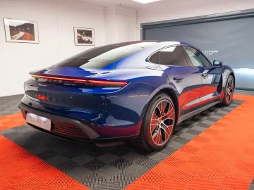 Porche Taycan