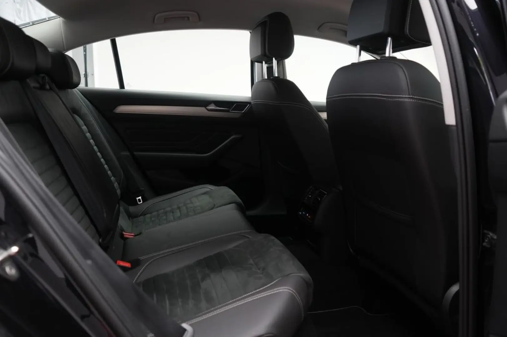 VW Passat 2.0 TSI DSG | Elegance | Navi | Virtual Cockpit