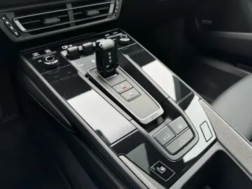 992 4 GTS LIFT MATRIX PDLS+ SHD BOSE 18 W.SITZ