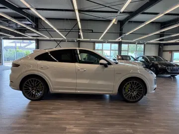 Cayenne Coupe E-Hybr Sport Design Bose ACC AHK