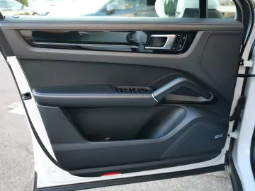 Cayenne Coupe E-Hybrid INNO+BOSE+MASSAGE+HUD+360