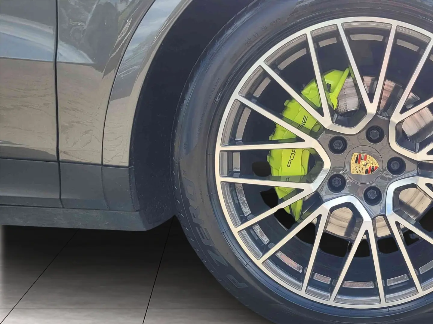 Cayenne Coupé E-Hybrid Luftfederung Vierradlenk