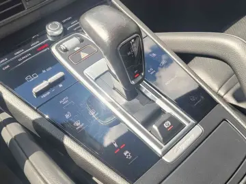 Cayenne Coupé E-Hybrid Luftfederung Vierradlenk