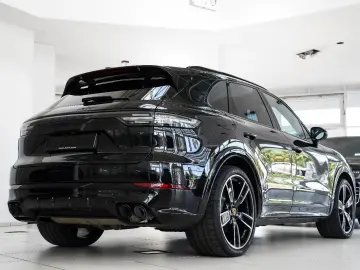 Cayenne E-Hybrid SportDesign Pano Burmester® 3D