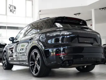 Cayenne E-Hybrid SportDesign Pano Burmester® 3D