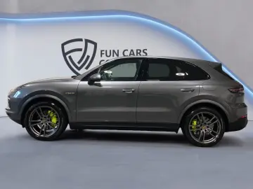 Cayenne E-Hybrid HuD Pano Bose LED Leder Luftfd.