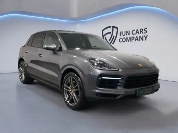 Cayenne E-Hybrid HuD Pano Bose LED Leder Luftfd.