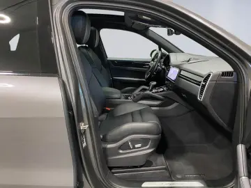 Cayenne E-Hybrid HuD Pano Bose LED Leder Luftfd.