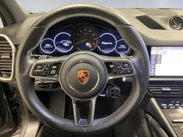Cayenne E-Hybrid HuD Pano Bose LED Leder Luftfd.