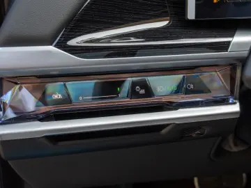 740d M SPORT.MASSAGE.SOFTC.LUFTF.SKY.AHK.5/100