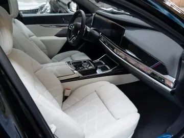 740d M SPORT.MASSAGE.SOFTC.LUFTF.SKY.AHK.5/100