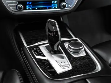 750 i xDrive M Sport