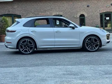 Cayenne E-Hybrid Platinium Edition H-LENKUNG*MAT