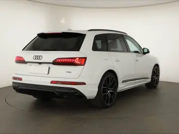 Q7