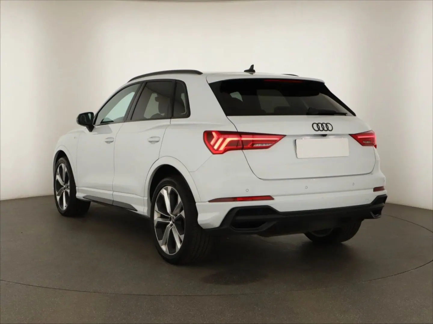 Q3