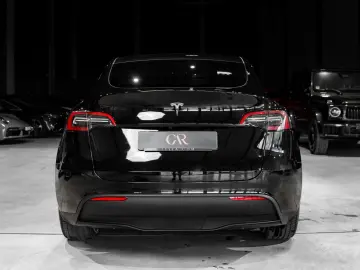 Model Y Basis RWD