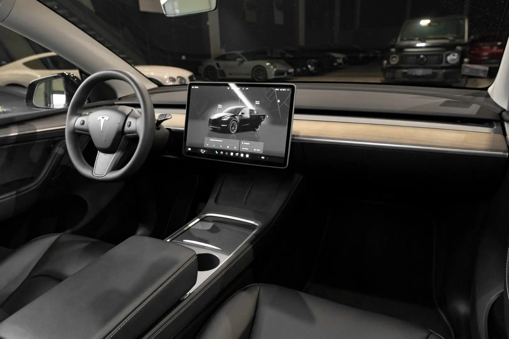Model Y Basis RWD