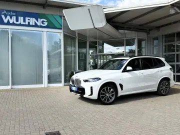 X5 40d xDrive M-SPORT LEDER Panorama 1. Hand