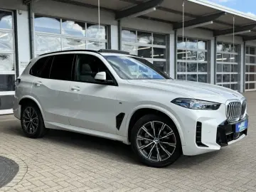 X5 40d xDrive M-SPORT LEDER Panorama 1. Hand