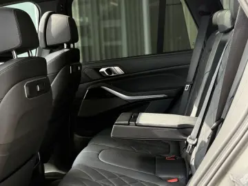 X5 40d xDrive M-SPORT LEDER Panorama 1. Hand